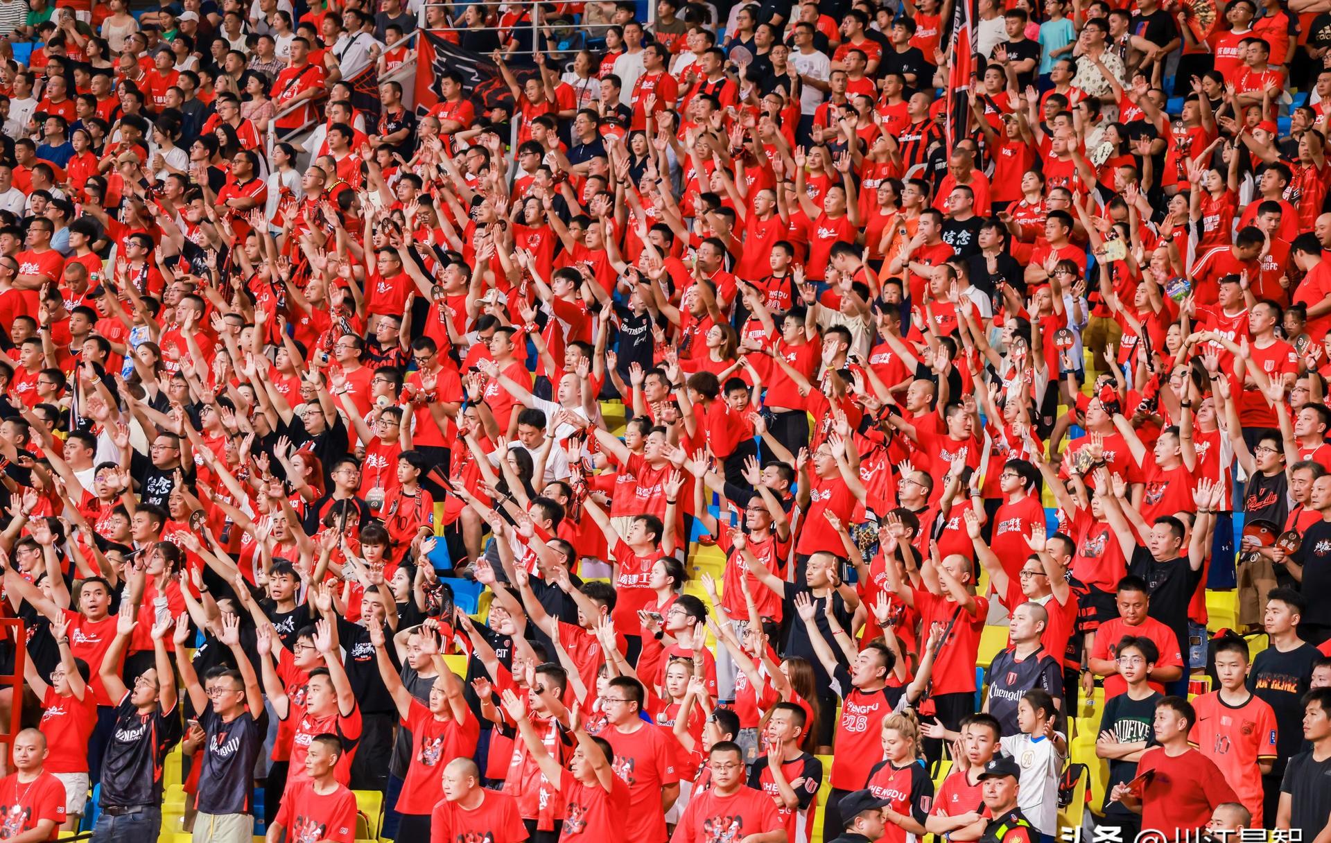 爱游戏体育-关于赛地聚焦：意甲今晚热度飙升，托特纳姆豪取连胜，话题不断，轮换策略成焦点的信息