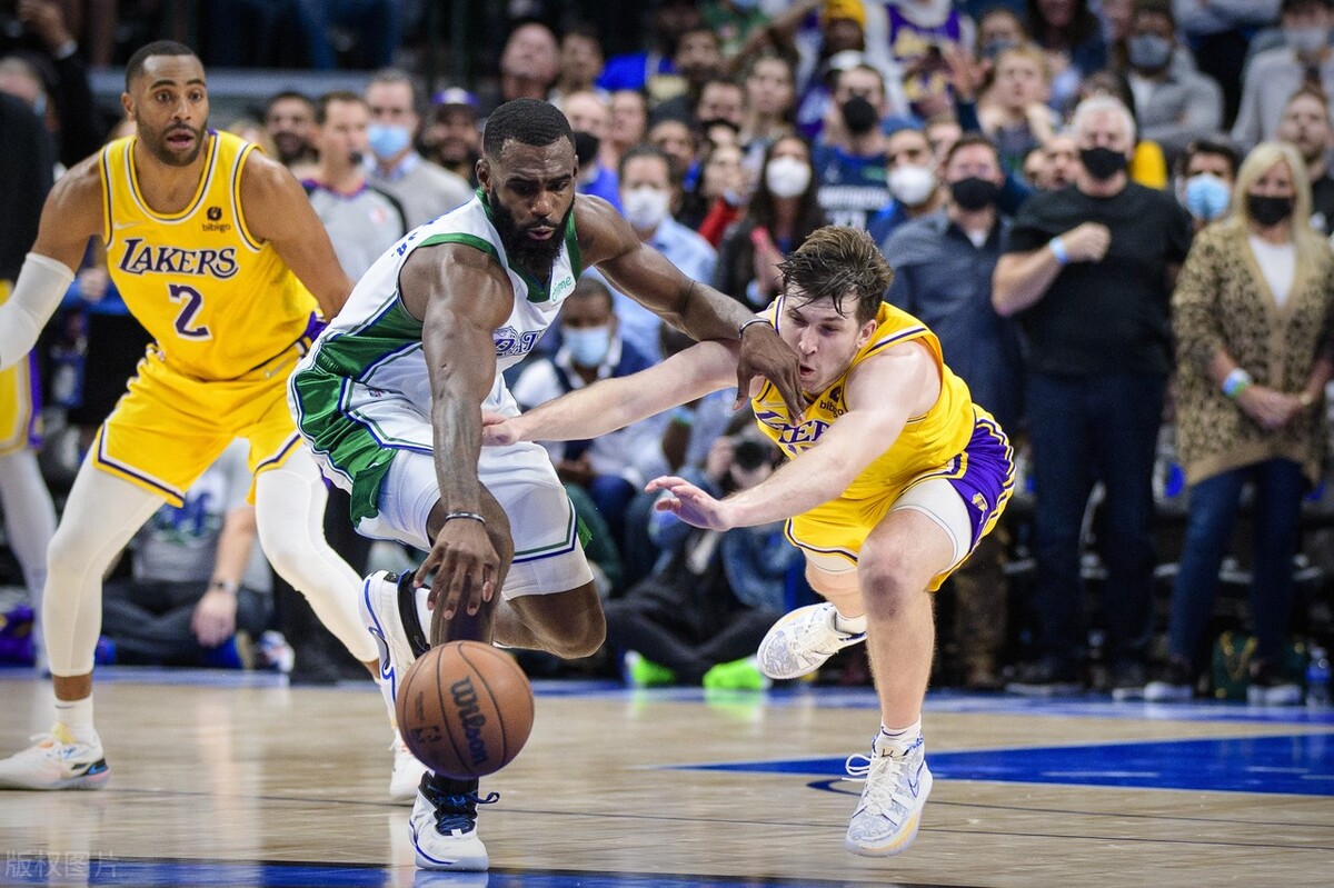 爱游戏体育官网-关于太狠了!俄克拉荷马雷霆赛前单刀错失底特律活塞清晨伤情更新,穆古鲁扎在老鹰比赛中战术调整的信息